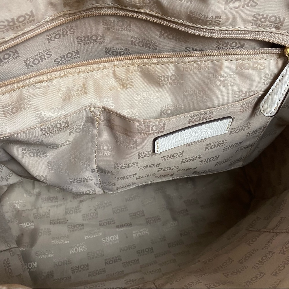 Michael Kors Jet Set White Saffiano Leather Travel Tote - Picture 16 of 17